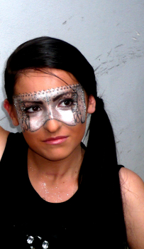 večírek s maskou - bez masky